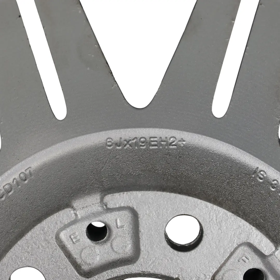 Cerchi AlluMini o Frontale 19" M. Doppio Raggio 225 8J Et per BMW E90 E91 E92 con numero di parte 8037141 BMW E90 E91 E92 Cerchi AlluMini o Frontale 19" M. Doppio Raggio 225 8J Et - SKU 8037141-5 - Numero di parte 8037141