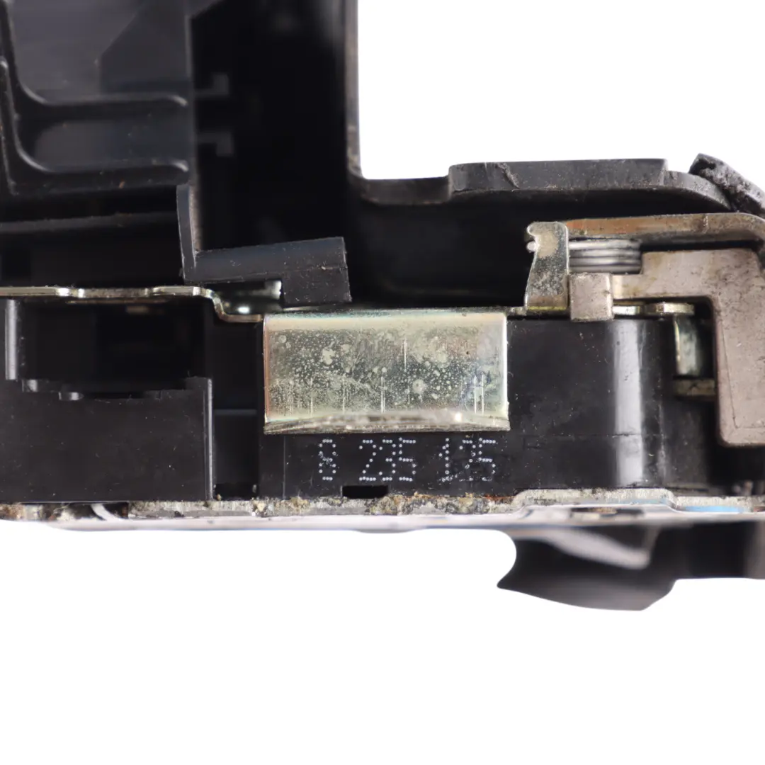 Front Left Door Lock Latch Mechanism Actuator to BMW E39 with Part number 8235125 BMW E39 Front Left Door Lock Latch Mechanism Actuator - SKU 8235125 - Part number 8235125