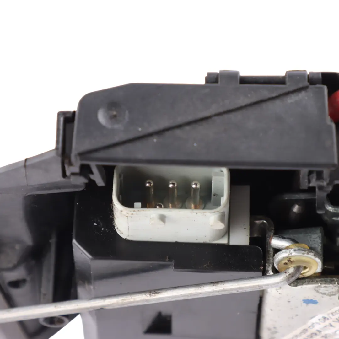 Front Left Door Lock Latch Mechanism Actuator to BMW E39 with Part number 8235125 BMW E39 Front Left Door Lock Latch Mechanism Actuator - SKU 8235125 - Part number 8235125