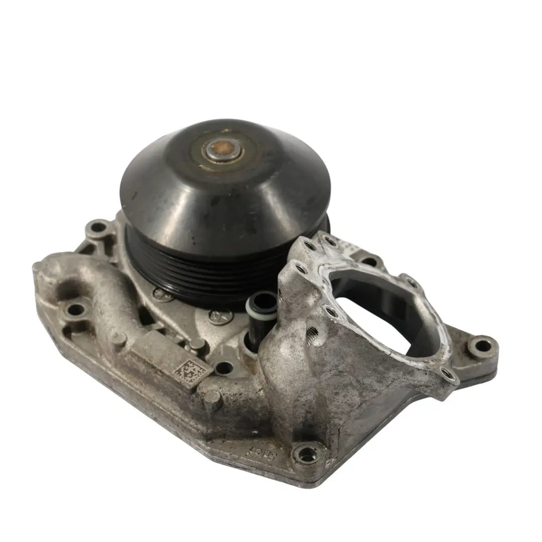 Obudowa Termostat Pompa Wody do BMW F11 F20 F21 F30 F31 F32 F36 LCI o numerze 8478476 BMW F11 F20 F21 F30 F31 F32 F36 LCI Obudowa Termostat Pompa Wody - SKU 8478476 - Numer Części 8478476