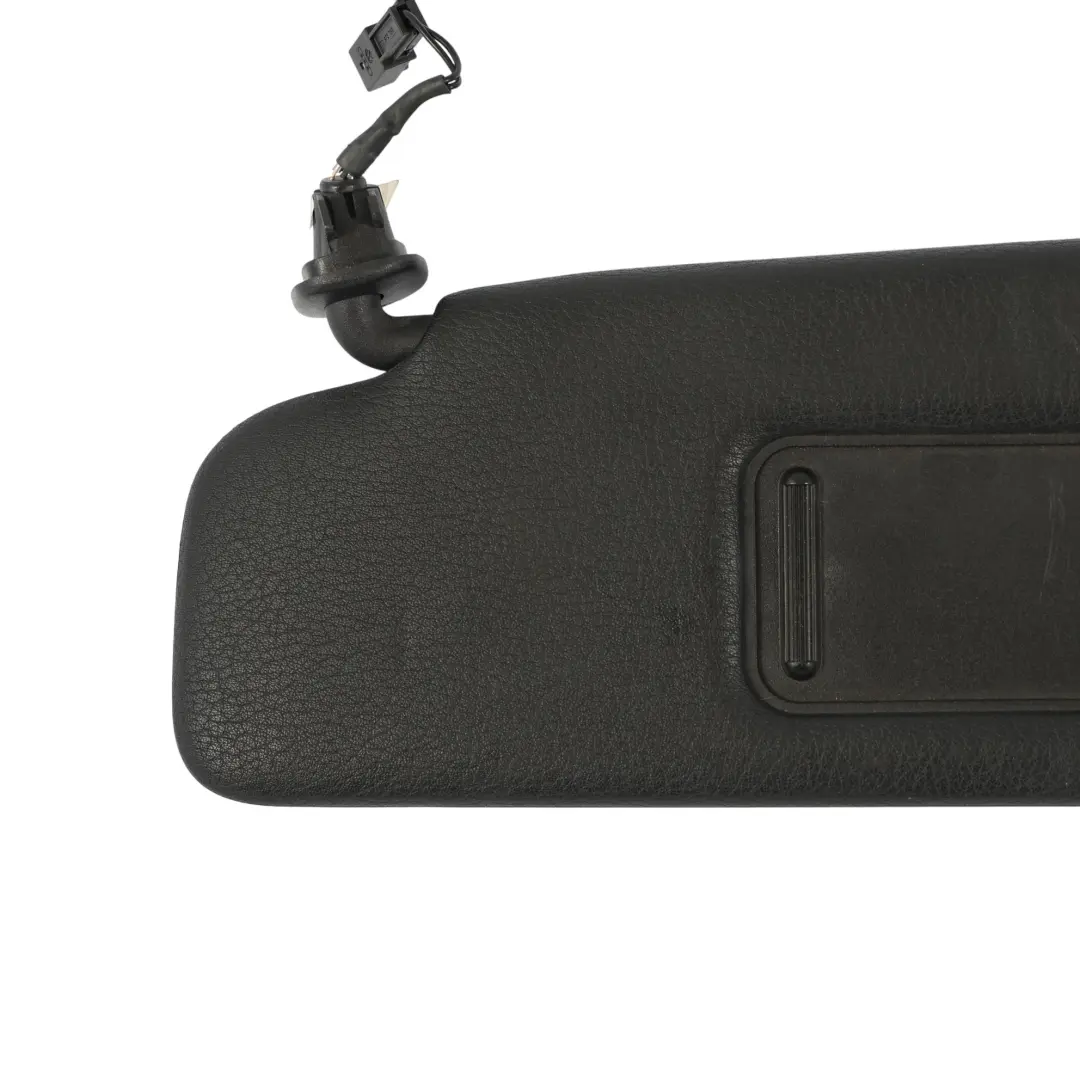 Cache Pare Soleil Gauche Noir pour Audi A4 B7 à propos du numéro de pièce 8H1857551B Audi A4 B7 Cache Pare Soleil Gauche Noir - SKU 8H1857551B - Numéro de pièce 8H1857551B