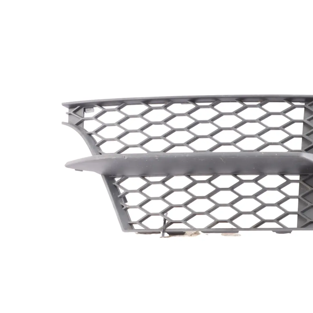 Front Bumper Fog Light Cover Grid Grille Trim Right O/S to Audi TT 8J with Part number 8J0807682H Audi TT 8J Front Bumper Fog Light Cover Grid Grille Trim Right O/S - SKU 8J0807682H - Part number 8J0807682H