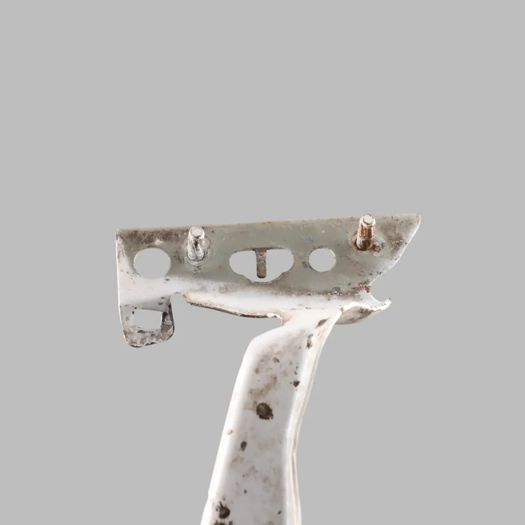 Front Fender Support Bracket Left N/S Ibis White - Y9C to Audi A4 B8 with Part number 8K0821135H Audi A4 B8 Front Fender Support Bracket Left N/S Ibis White - Y9C - SKU 8K0821135H-IWH - Part number 8K0821135H