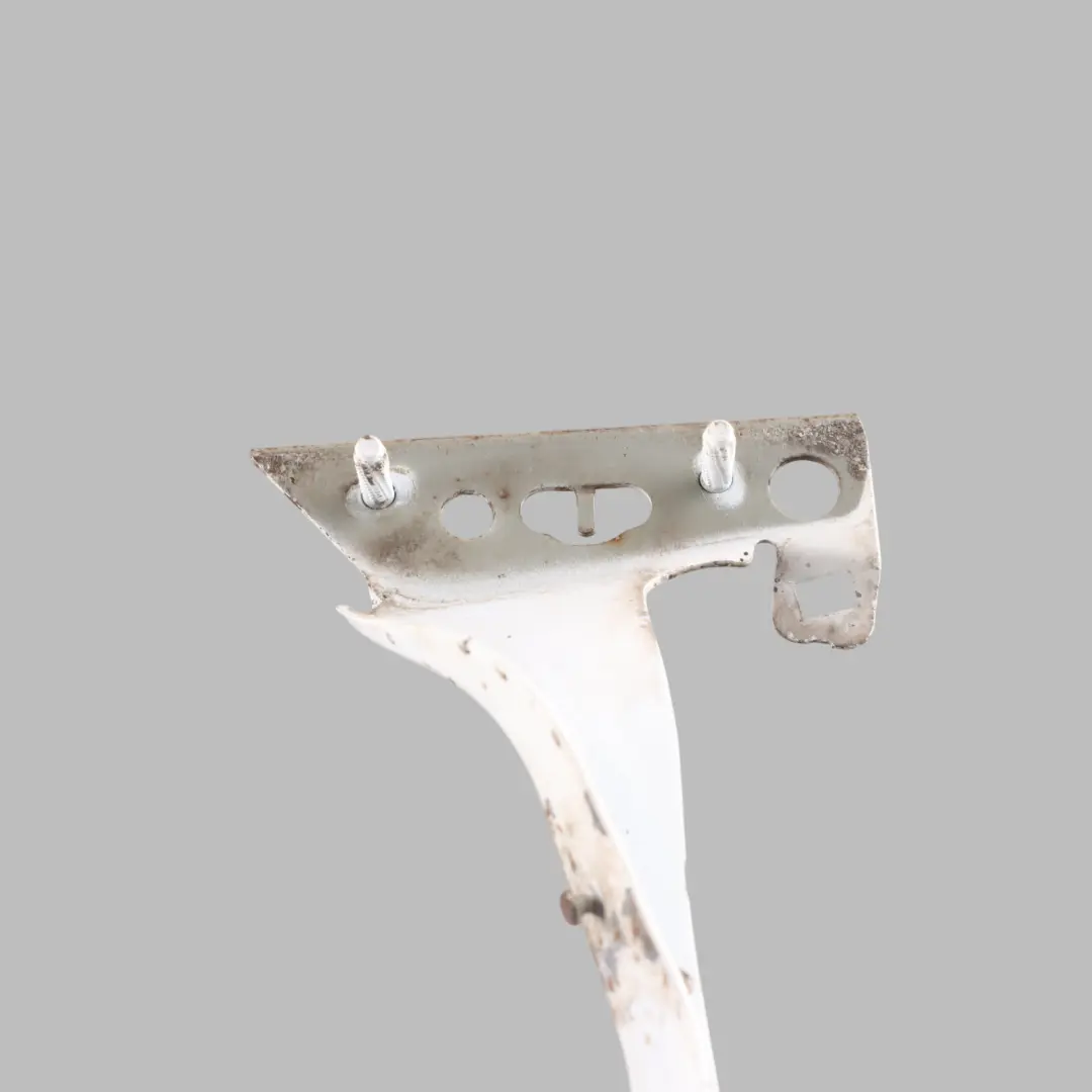 Audi A4 B8 Fender Bracket Holder Front Right O/S Ibis White - Y9C - SKU 8K0821136J-IWH - Part number 8K0821136J