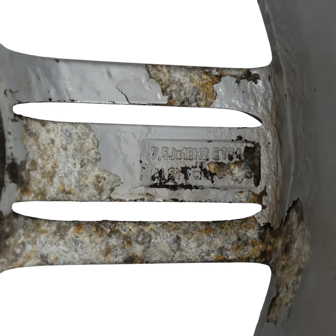 Leicht Metall Felge Silber 18" 7,5J ET:54 für Audi A3 8P mit Teilenummer 8P0601025BH Audi A3 8P Leicht Metall Felge Silber 18" 7,5J ET:54 - SKU 8P0601025BH-1 - Teilenummer 8P0601025BH