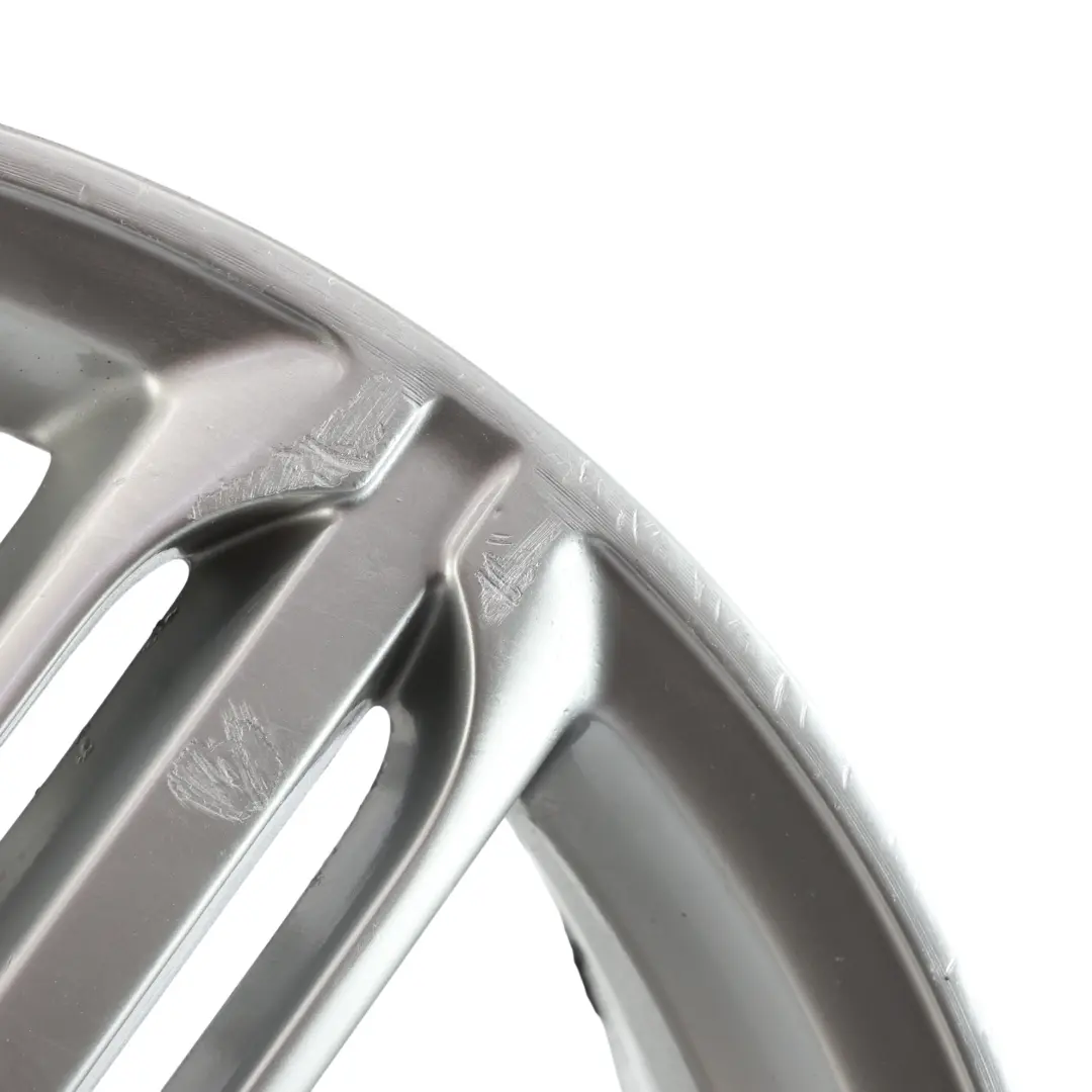 Felga Aluminiowa Srebrna 18" 7,5J ET:54 do Audi A3 8P o numerze 8P0601025BH Audi A3 8P Felga Aluminiowa Srebrna 18" 7,5J ET:54 - SKU 8P0601025BH-1 - Numer Części 8P0601025BH