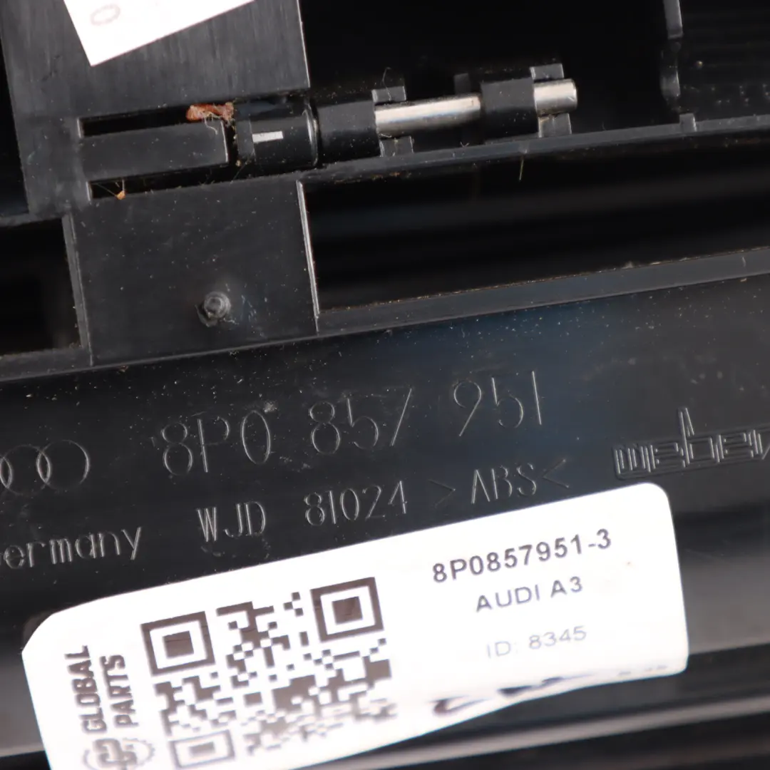 Audi A3 8P Popielniczka Schowek Konsoli Środkowej - SKU 8P0857951-3 - Numer Części 8P0857951