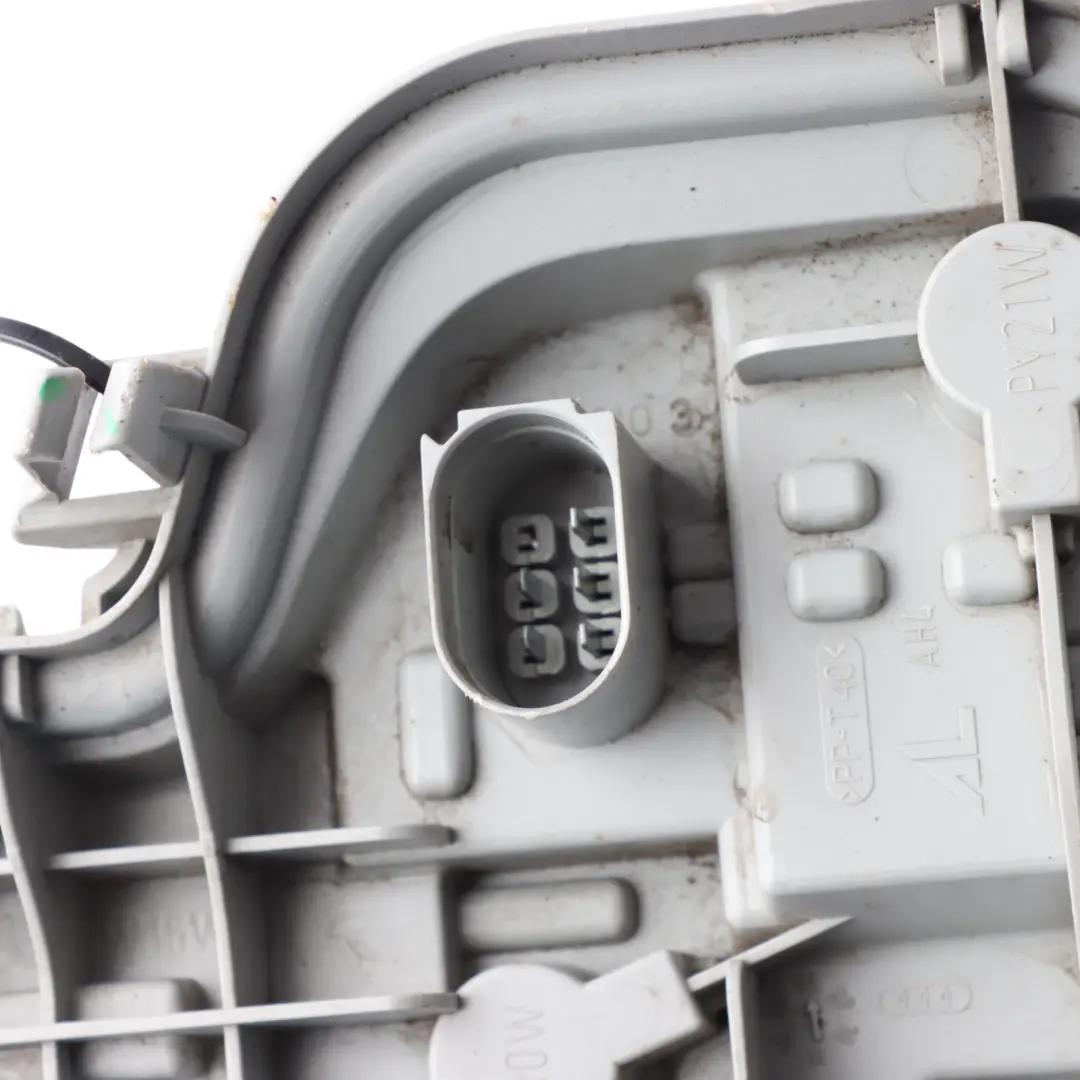 Audi A3 8P 3Dr Support De Douille D'ampoule De Feu Arrière Gauche - SKU 8P3945257A - Numéro de pièce 8P3945257A