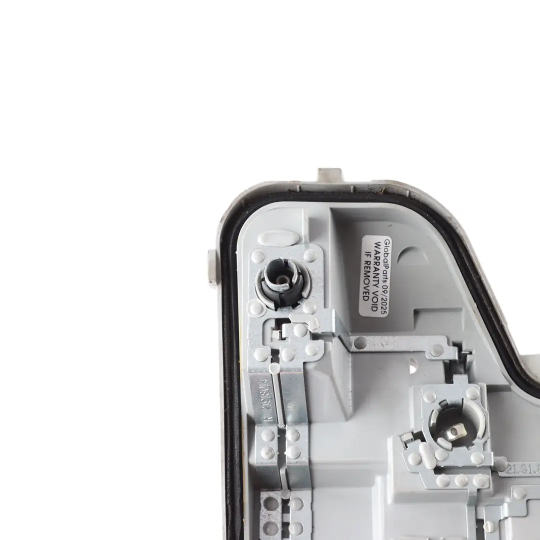 Audi A3 8P 3-Türer Heckleuchte Glühbirne Halter Halterung Rechts - SKU 8P3945258A - Teilenummer 8P3945258A