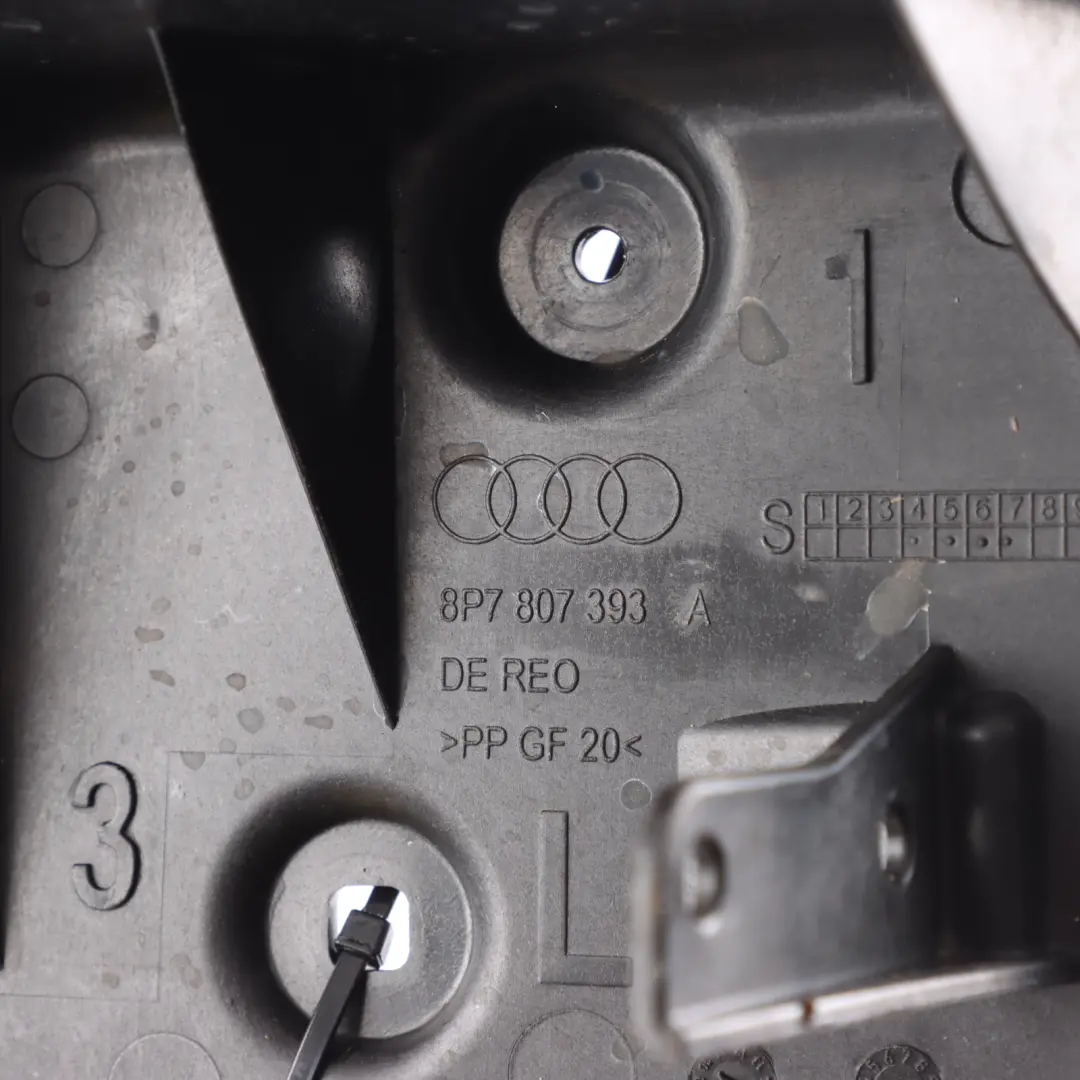 Audi A3 8P Prowadnica Wspornik Zderzaka Lewy Tył - SKU 8P7807393A - Numer Części 8P7807393A