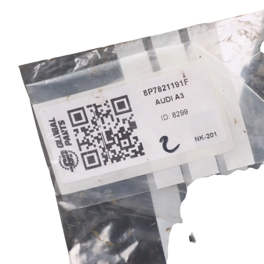 Copertura Passaruota Anteriore Alloggiamento Sinistro per Audi A3 8P con numero di parte 8P7821191F Audi A3 8P Copertura Passaruota Anteriore Alloggiamento Sinistro - SKU 8P7821191F - Numero di parte 8P7821191F