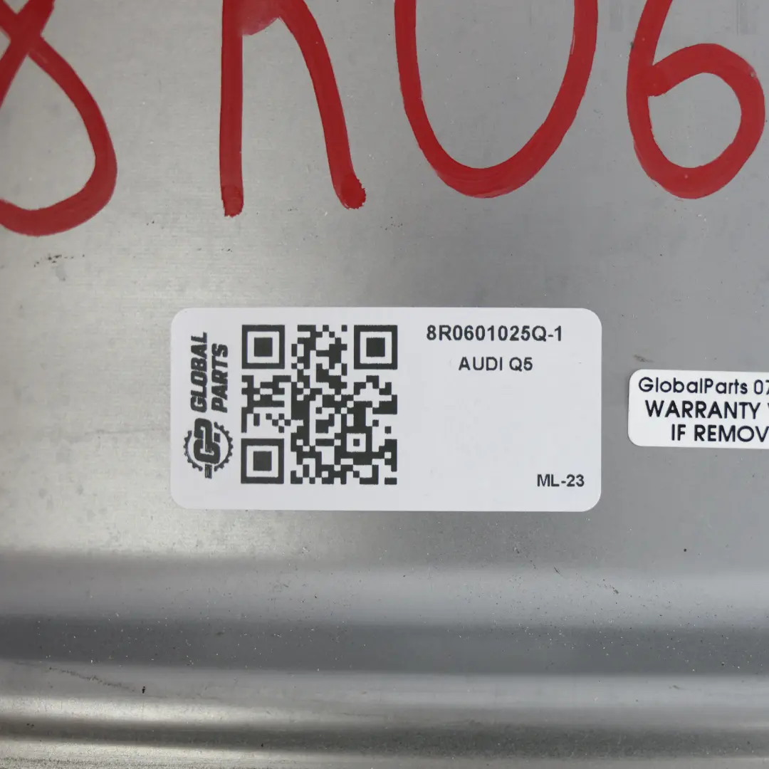 Cerchio In Lega Leggera Argento 20" 8,5J ET:33 per Audi Q5 8R con numero di parte 8R0601025Q Audi Q5 8R Cerchio In Lega Leggera Argento 20" 8,5J ET:33 - SKU 8R0601025Q-1 - Numero di parte 8R0601025Q