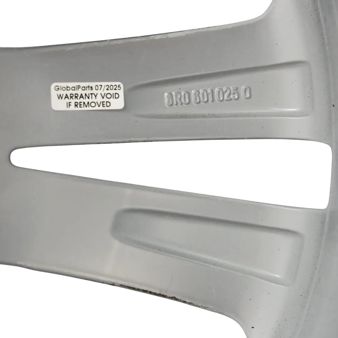 Llanta De Aleación Ligera Plateada 20" 8,5J ET:33 para Audi Q5 8R con número de pieza 8R0601025Q Audi Q5 8R Llanta De Aleación Ligera Plateada 20" 8,5J ET:33 - SKU 8R0601025Q-2 - Número de pieza 8R0601025Q