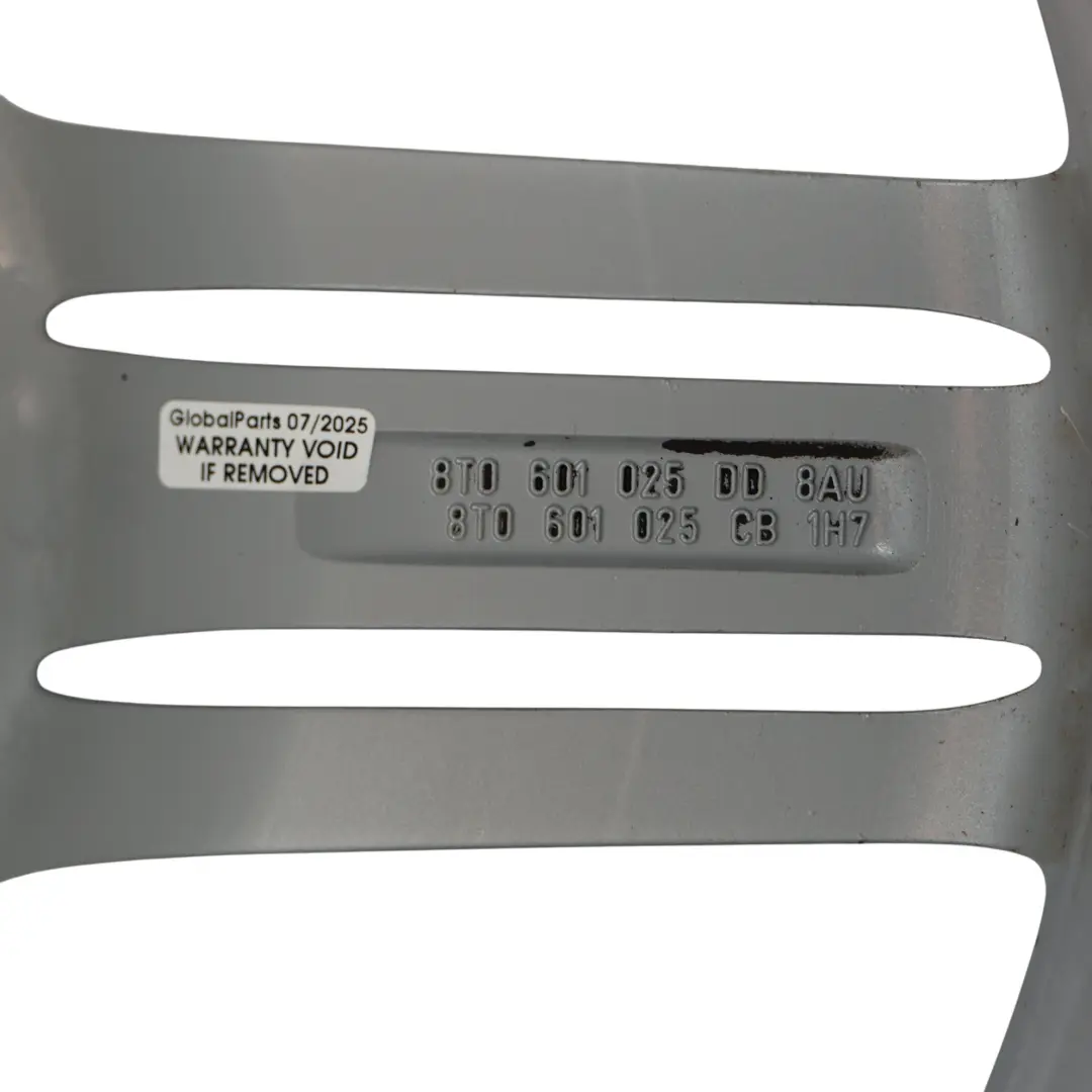 Srebrna Felga Aluminiowa 19" 9J ET:33 do Audi A5 8T o numerze 8T0601025DD Audi A5 8T Srebrna Felga Aluminiowa 19" 9J ET:33 - SKU 8T0601025DD-2 - Numer Części 8T0601025DD