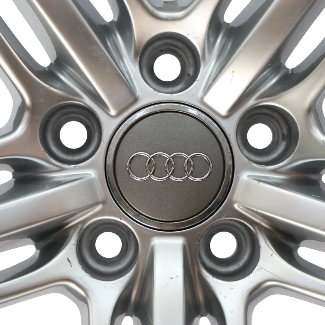 Srebrna Felga Aluminiowa 19" 9J ET:33 do Audi A5 8T o numerze 8T0601025DD Audi A5 8T Srebrna Felga Aluminiowa 19" 9J ET:33 - SKU 8T0601025DD-2 - Numer Części 8T0601025DD