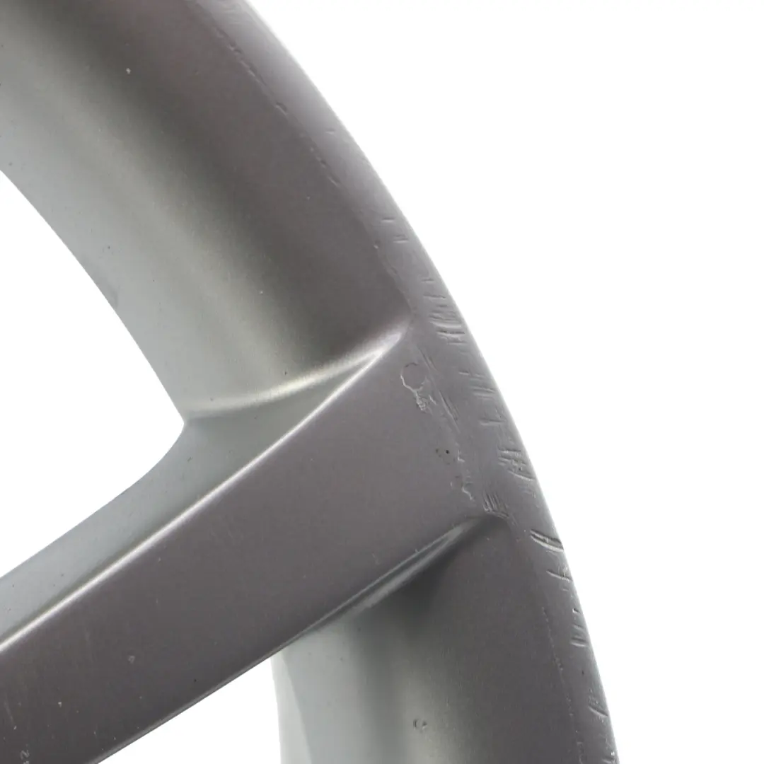 Srebrna Felga Aluminiowa 18" 8.5J ET:29 do Audi A5 8T o numerze 8T0601025E Audi A5 8T Srebrna Felga Aluminiowa 18" 8.5J ET:29 - SKU 8T0601025E-2 - Numer Części 8T0601025E