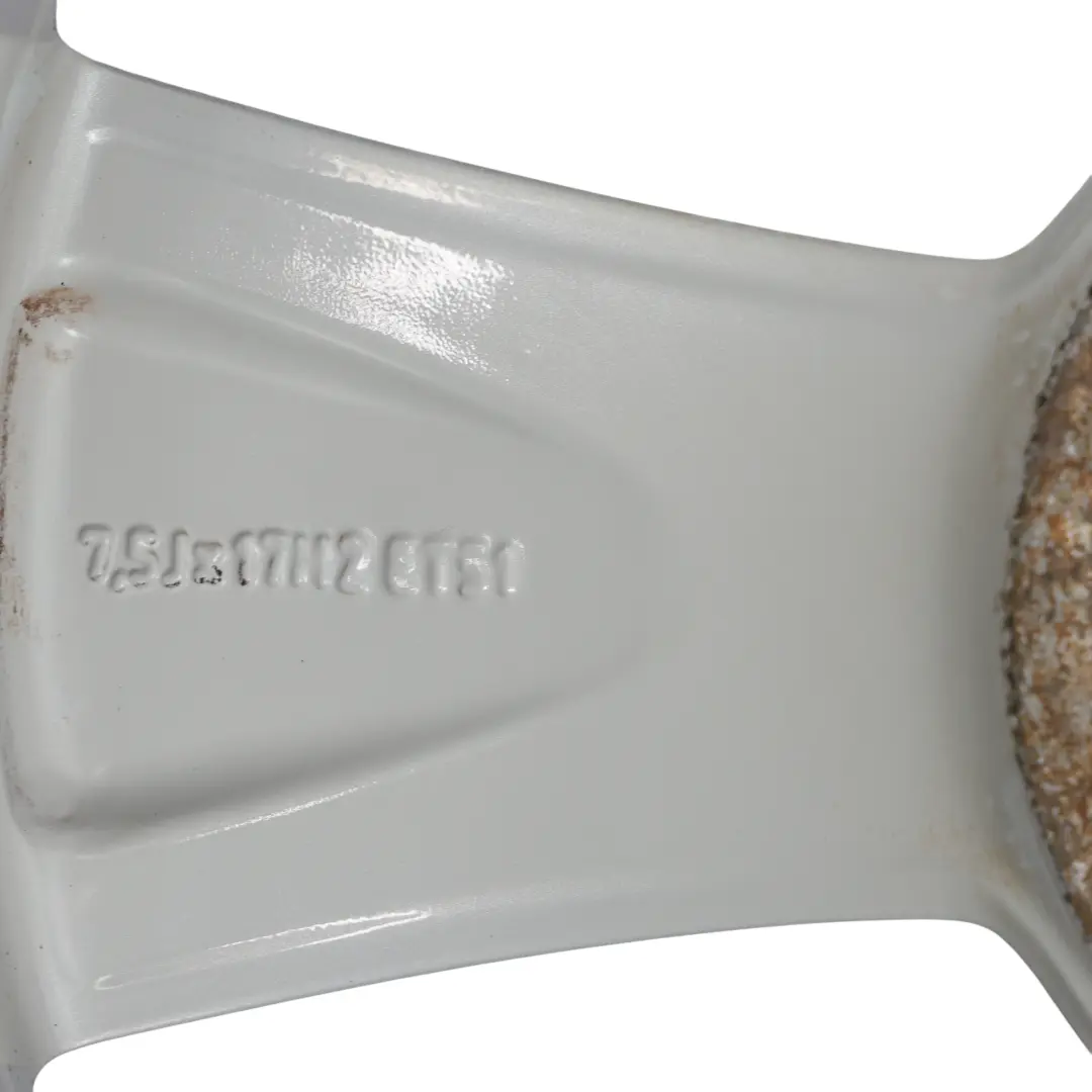 Felga Aluminiowa Srebrna 17" ET:51 7,5J do Audi A3 8V o numerze 8V0601025BK Audi A3 8V Felga Aluminiowa Srebrna 17" ET:51 7,5J - SKU 8V0601025BK-1 - Numer Części 8V0601025BK