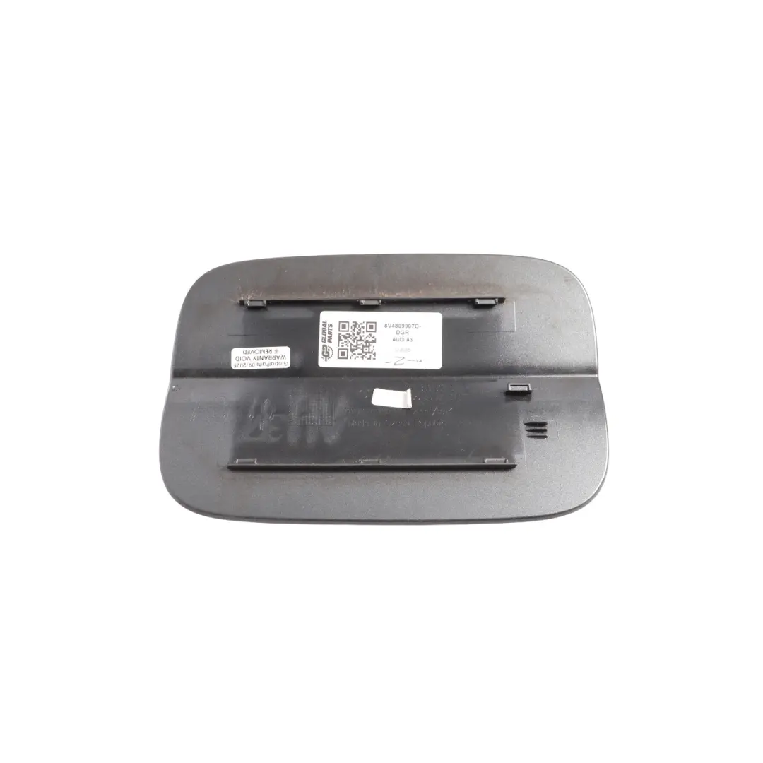 Tappo Sportello Carburante Grigio Daytona Effetto Z7S per Audi A3 8V con numero di parte 8V4809907C Audi A3 8V Tappo Sportello Carburante Grigio Daytona Effetto Z7S - SKU 8V4809907C-DGR - Numero di parte 8V4809907C