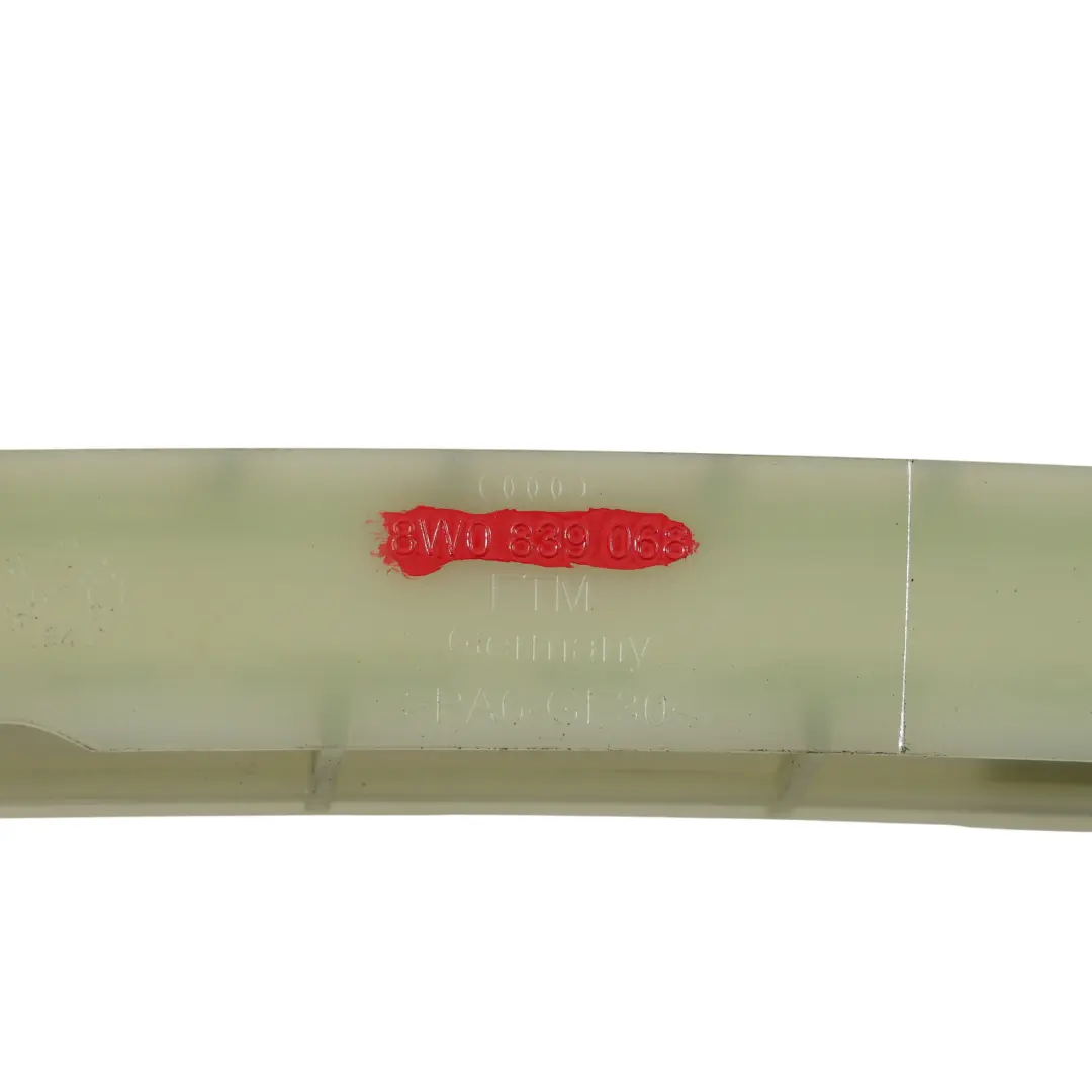 Guía Ventana Trasera Riel Puerta Moldura Derecha para Audi A4 S4 B9 Sedan con número de pieza 8W0839068 Audi A4 S4 B9 Sedan Guía Ventana Trasera Riel Puerta Moldura Derecha - SKU 8W0839068 - Número de pieza 8W0839068