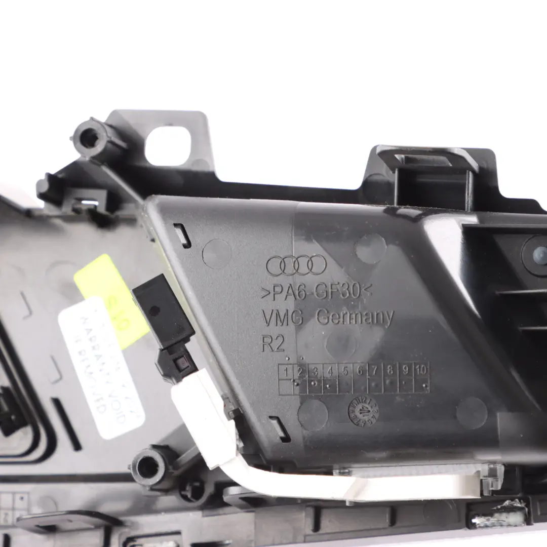 Tirador Interior Puerta Trasero Derecho para Audi A5 F5 con número de pieza 8W0959528 Audi A5 F5 Tirador Interior Puerta Trasero Derecho - SKU 8W0959528 - Número de pieza 8W0959528