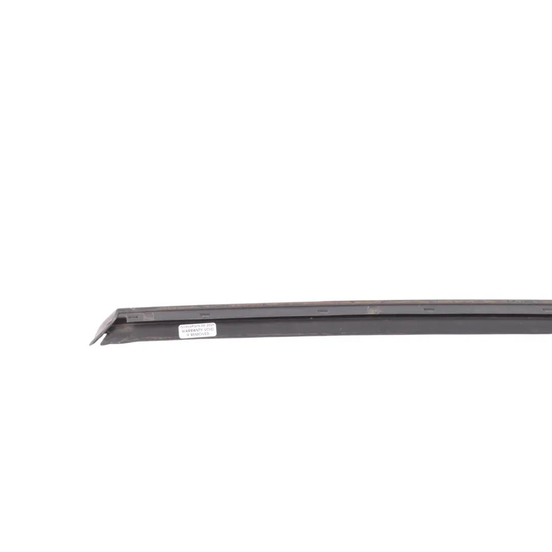 Striscia Deflettore Acqua Parabrezza Anteriore Sinistro per Audi A5 F5 con numero di parte 8W6854327B Audi A5 F5 Striscia Deflettore Acqua Parabrezza Anteriore Sinistro - SKU 8W6854327B - Numero di parte 8W6854327B