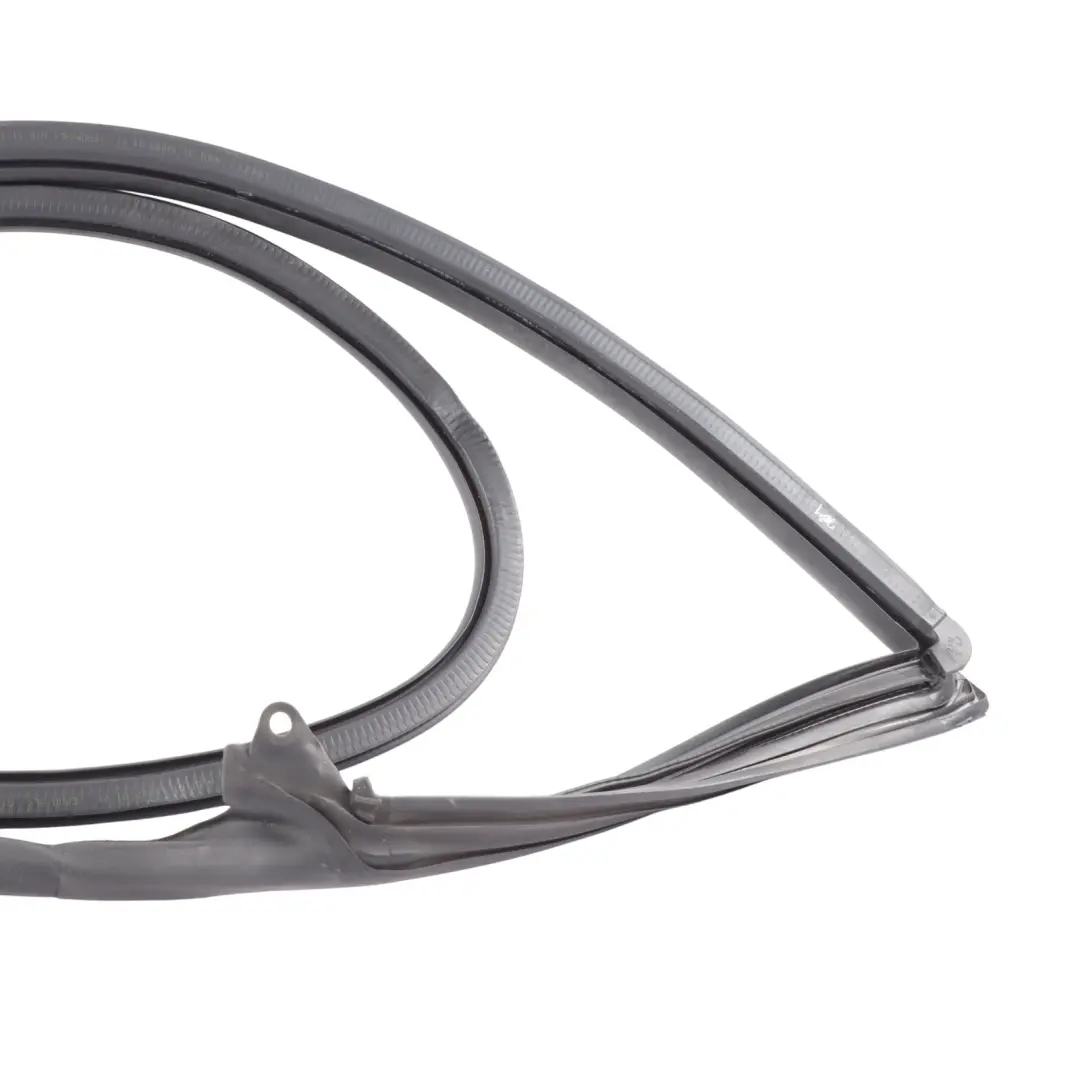 Finestra Anteriore Guarnizione Porta Guarnizione Striscia Destra per Audi A5 F5 con numero di parte 8W8831708 Audi A5 F5 Finestra Anteriore Guarnizione Porta Guarnizione Striscia Destra - SKU 8W8831708 - Numero di parte 8W8831708