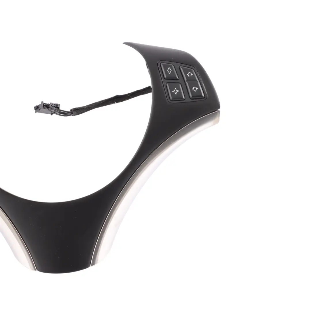 Cubierta volante interruptor multifunción Negro para BMW E87 E90 E91 con número de pieza 9123289 BMW E87 E90 E91 Cubierta volante interruptor multifunción Negro - SKU 9123289 - Número de pieza 9123289