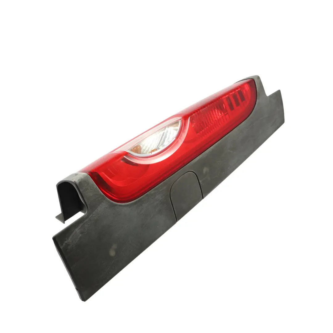 Lampa Tylna Prawy Tył Tylna 2 do Renault Trafic 2 Opel Vivaro o numerze 9385772 Renault Trafic 2 Opel Vivaro Lampa Tylna Prawy Tył Tylna 2 - SKU 9385772 - Numer Części 9385772