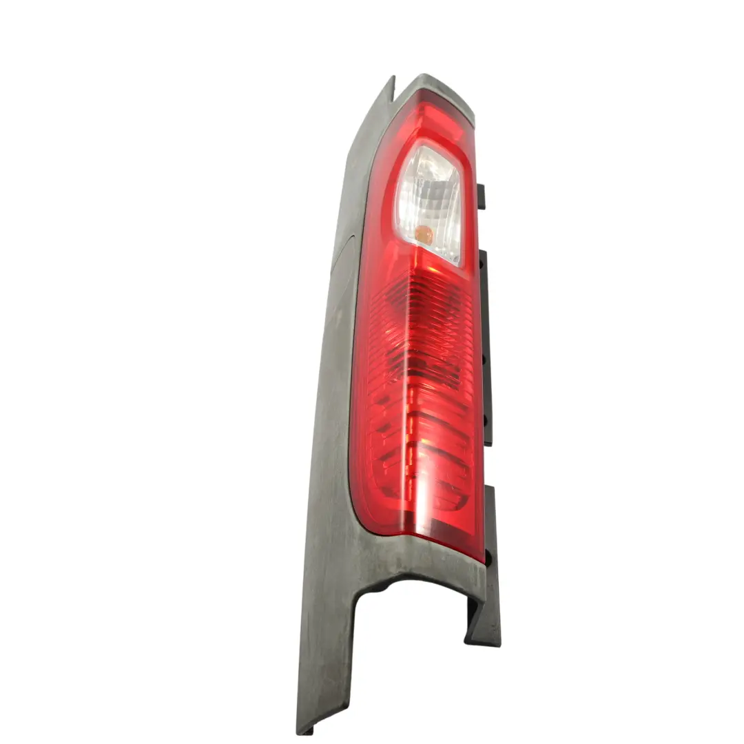 Feu Arrière Droit 2 pour Renault Trafic 2 Opel Vivaro à propos du numéro de pièce 9385772 Renault Trafic 2 Opel Vivaro Feu Arrière Droit 2 - SKU 9385772 - Numéro de pièce 9385772