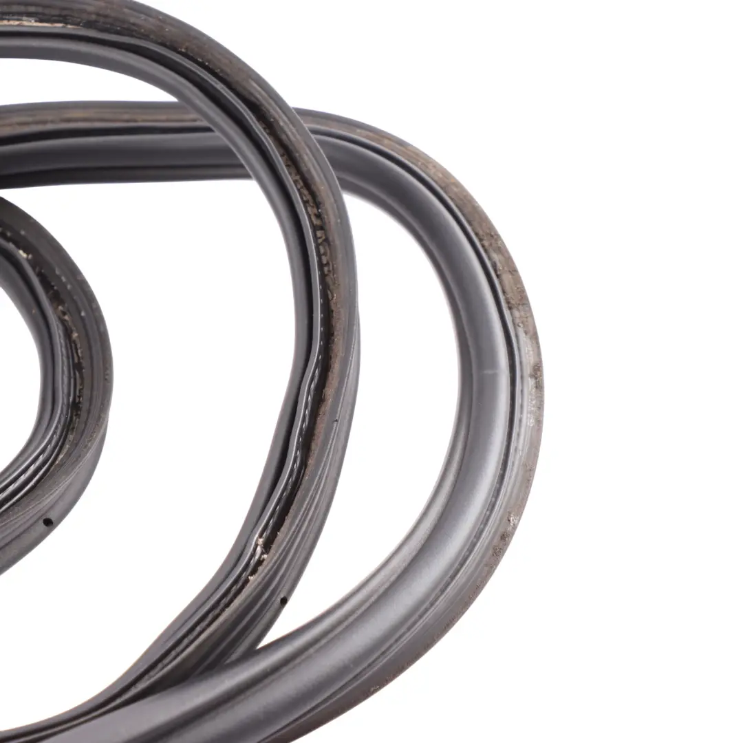 Boot Lid Tailgate Door Rubber Seal Gasket 7P5827705G to Porsche Cayenne 92A Rear with Part number 95851270501 Porsche Cayenne 92A Rear Boot Lid Tailgate Door Rubber Seal Gasket 7P5827705G - SKU 95851270501 - Part number 95851270501