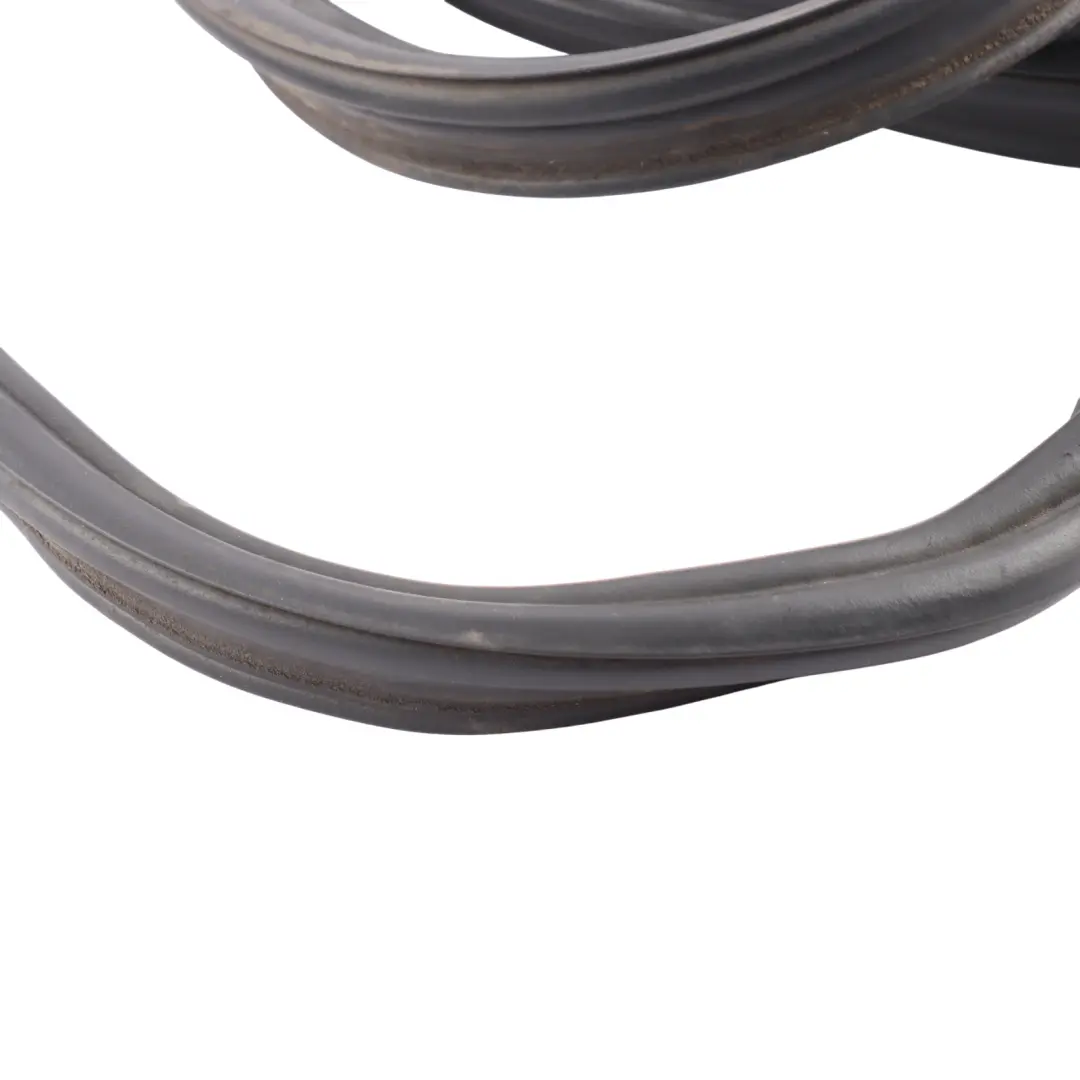 Boot Lid Tailgate Door Rubber Seal Gasket 7P5827705G to Porsche Cayenne 92A Rear with Part number 95851270501 Porsche Cayenne 92A Rear Boot Lid Tailgate Door Rubber Seal Gasket 7P5827705G - SKU 95851270501 - Part number 95851270501