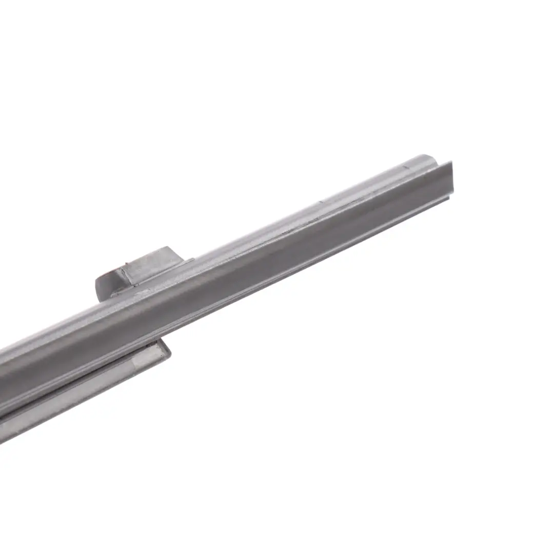 Porsche Cayenne 92A Vordere Tür Fenster Streifen Dichtung Links 7P0837471C - SKU 95853147102 - Teilenummer 95853147102