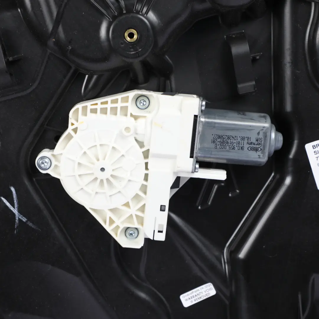 Window Lifter Regulator Motor Front Right O/S 7P5837756D to Porsche Cayenne 92A with Part number 95854246202 Porsche Cayenne 92A Window Lifter Regulator Motor Front Right O/S 7P5837756D - SKU 95854246202 - Part number 95854246202