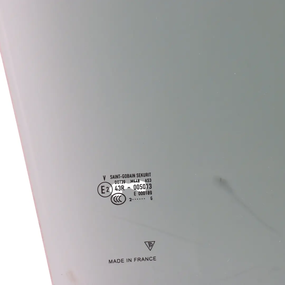 Door Side Window Glass Right O/S AS3 to Porsche Cayenne 92A Rear with Part number 95854261206 Porsche Cayenne 92A Rear Door Side Window Glass Right O/S AS3 - SKU 95854261206 - Part number 95854261206