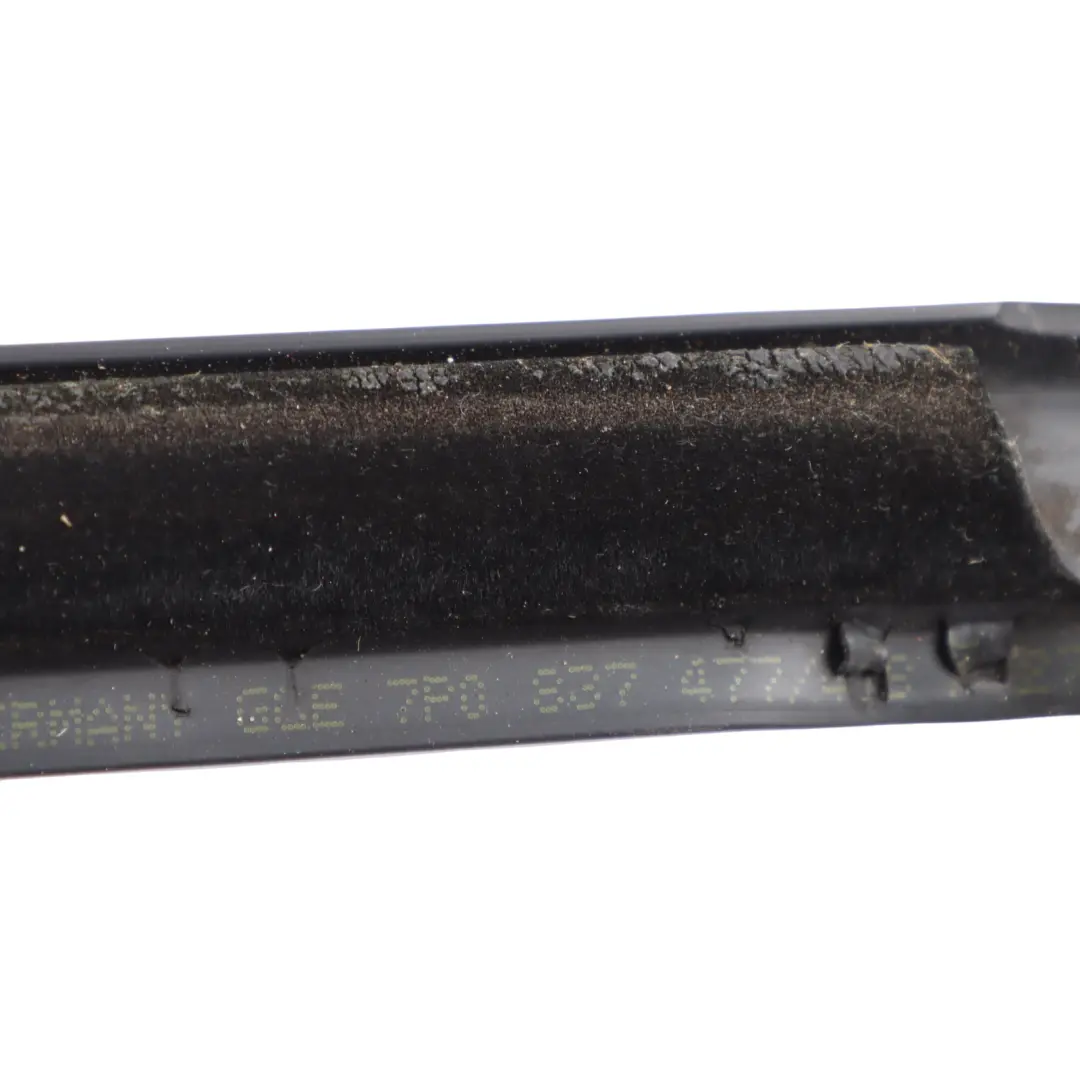 Front Door Weather Strip Seal Gasket Left N/S 7P0837477E to Porsche Cayenne 92A with Part number 95855947511 Porsche Cayenne 92A Front Door Weather Strip Seal Gasket Left N/S 7P0837477E - SKU 95855947511 - Part number 95855947511