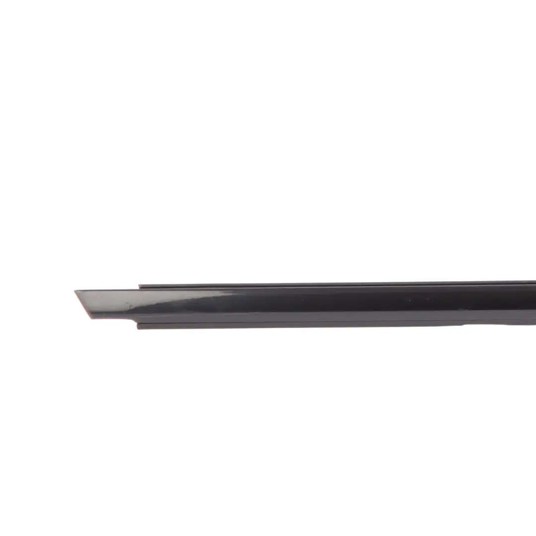 Front Door Weather Strip Seal Gasket Right O/S 7P0837478E to Porsche Cayenne 92A with Part number 95855947611 Porsche Cayenne 92A Front Door Weather Strip Seal Gasket Right O/S 7P0837478E - SKU 95855947611 - Part number 95855947611