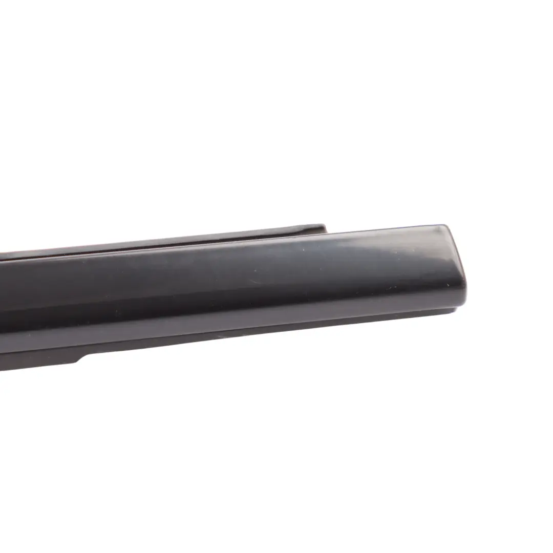 Front Door Weather Strip Seal Gasket Right O/S 7P0837478E to Porsche Cayenne 92A with Part number 95855947611 Porsche Cayenne 92A Front Door Weather Strip Seal Gasket Right O/S 7P0837478E - SKU 95855947611 - Part number 95855947611