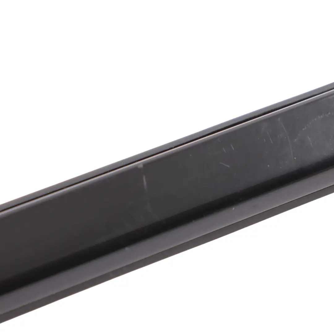 Puerta Trasera Burlete Junta De Sellado Derecha para Porsche Cayenne 92A con número de pieza 95855947811 Porsche Cayenne 92A Puerta Trasera Burlete Junta De Sellado Derecha - SKU 95855947811 - Número de pieza 95855947811