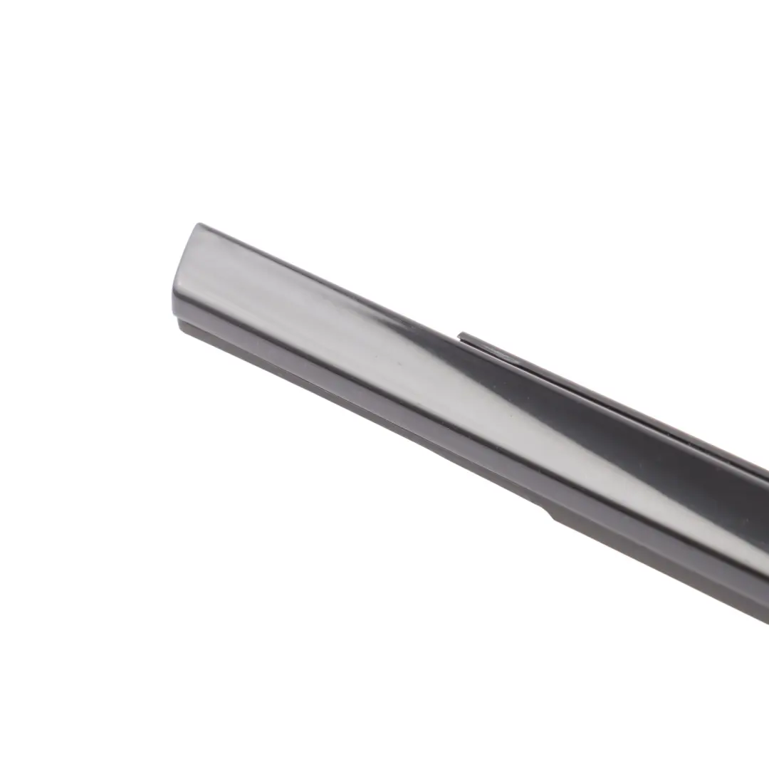 Joint D'Étanchéité Porte Arrière Droite pour Porsche Cayenne 92A à propos du numéro de pièce 95855947811 Porsche Cayenne 92A Joint D'Étanchéité Porte Arrière Droite - SKU 95855947811 - Numéro de pièce 95855947811