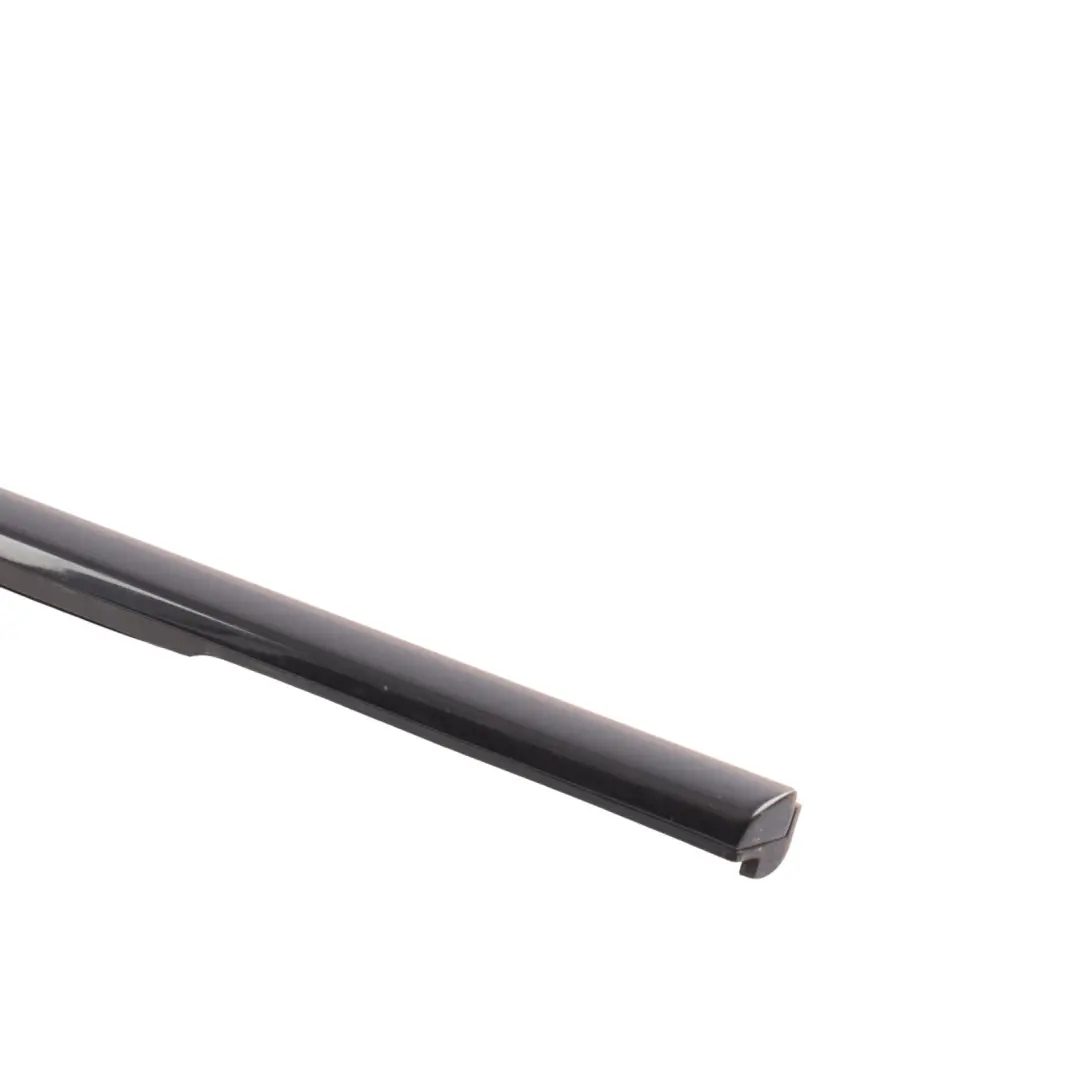 Puerta Trasera Burlete Junta De Sellado Derecha para Porsche Cayenne 92A con número de pieza 95855947811 Porsche Cayenne 92A Puerta Trasera Burlete Junta De Sellado Derecha - SKU 95855947811 - Número de pieza 95855947811