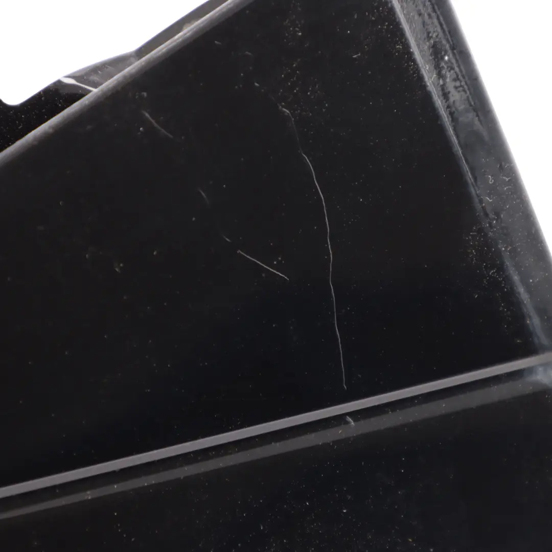 Pilar Puerta C Cubierta Moldura Trasera Derecha para Porsche Cayenne 92A con número de pieza 95855959000 Porsche Cayenne 92A Pilar Puerta C Cubierta Moldura Trasera Derecha - SKU 95855959000 - Número de pieza 95855959000