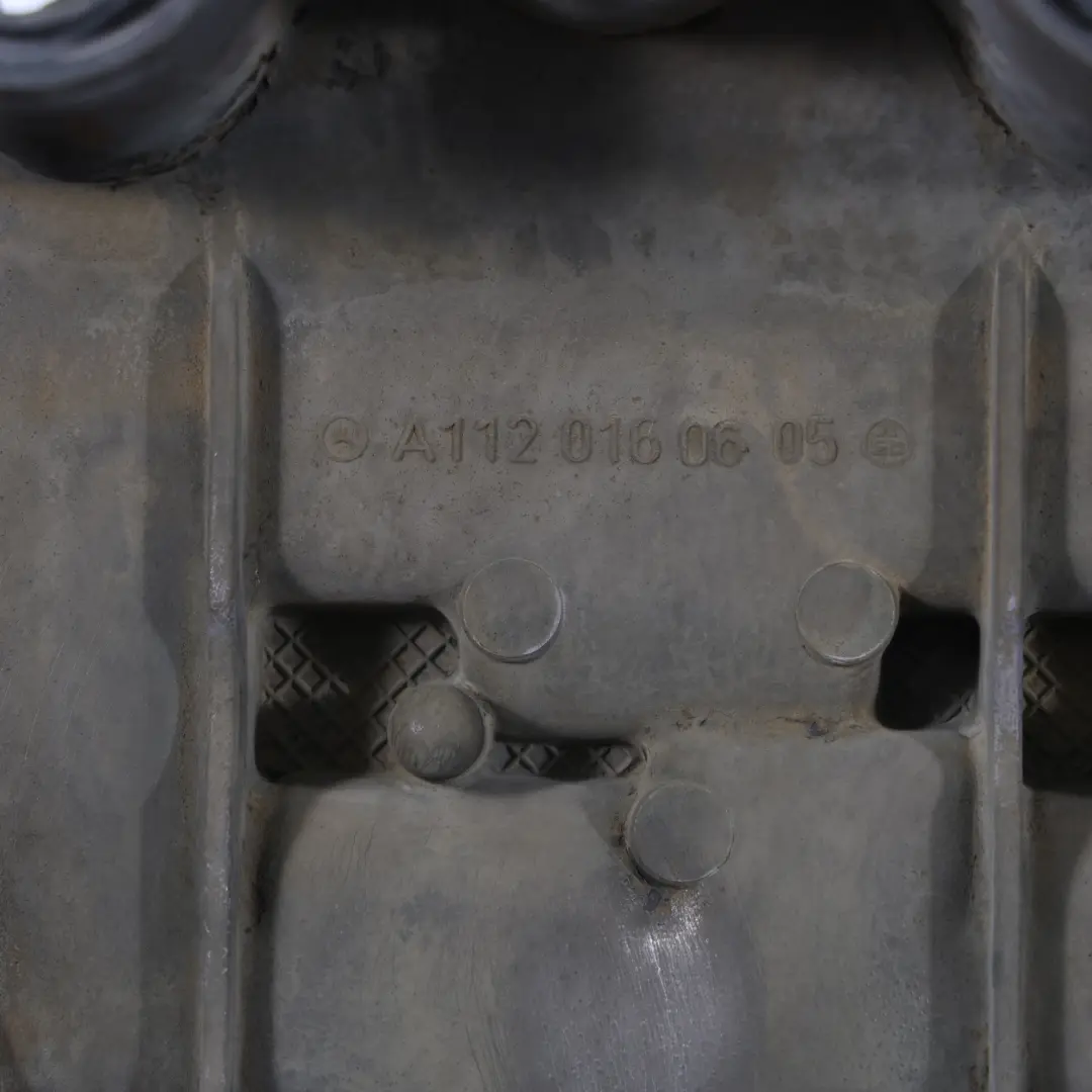 Cache-Culbuteur Droit Culasse Essence A1120160605 pour Mercedes W163 CL203 à propos du numéro de pièce A1120100430 Mercedes W163 CL203 Cache-Culbuteur Droit Culasse Essence A1120160605 - SKU A1120100430-1 - Numéro de pièce A1120100430