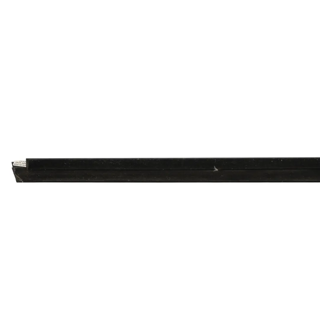 Moldura Puerta Delantera Izquierda Lado Izquierdo para Mercedes C117 con número de pieza A1177250182 Mercedes C117 Moldura Puerta Delantera Izquierda Lado Izquierdo - SKU A1177250182 - Número de pieza A1177250182