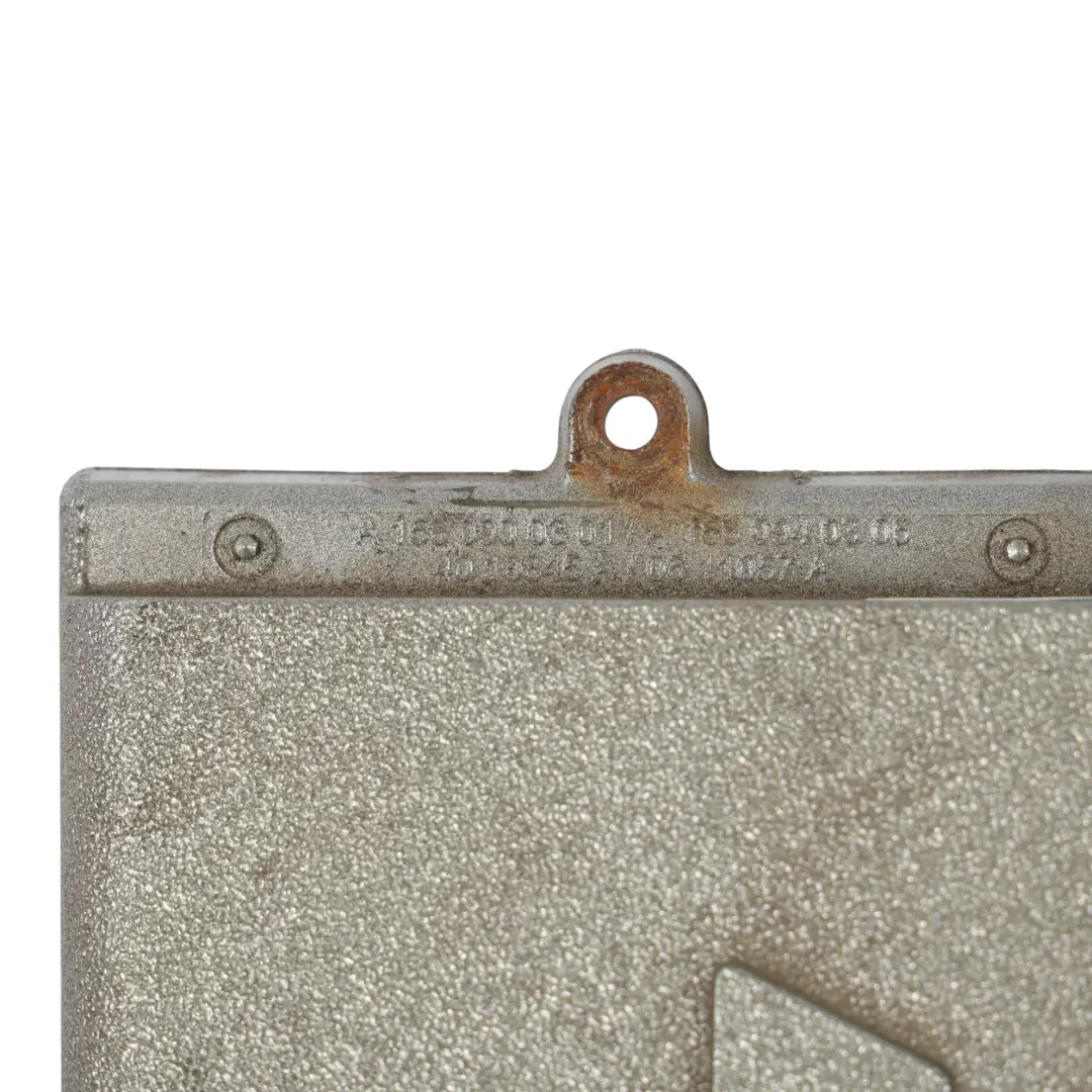 C63 AMG Obudowa Filtra Powietrza Lewa do Mercedes W204 C209 W212 o numerze A1560940506 Mercedes W204 C209 W212 C63 AMG Obudowa Filtra Powietrza Lewa - SKU A1560940506 - Numer Części A1560940506