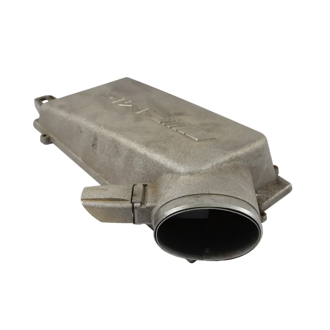 C63 AMG Caja Filtro Aire Derecha Exterior para Mercedes W204 C209 W212 con número de pieza A1560940606 Mercedes W204 C209 W212 C63 AMG Caja Filtro Aire Derecha Exterior - SKU A1560940606 - Número de pieza A1560940606