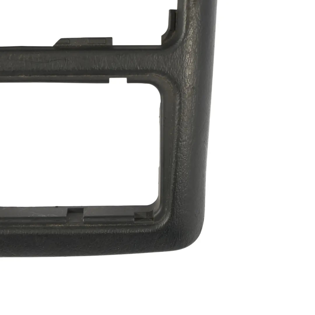 Garniture Ventilation Arrière De La Console Centrale pour Mercedes W163 à propos du numéro de pièce A1636830654 Mercedes W163 Garniture Ventilation Arrière De La Console Centrale - SKU A1636830654 - Numéro de pièce A1636830654