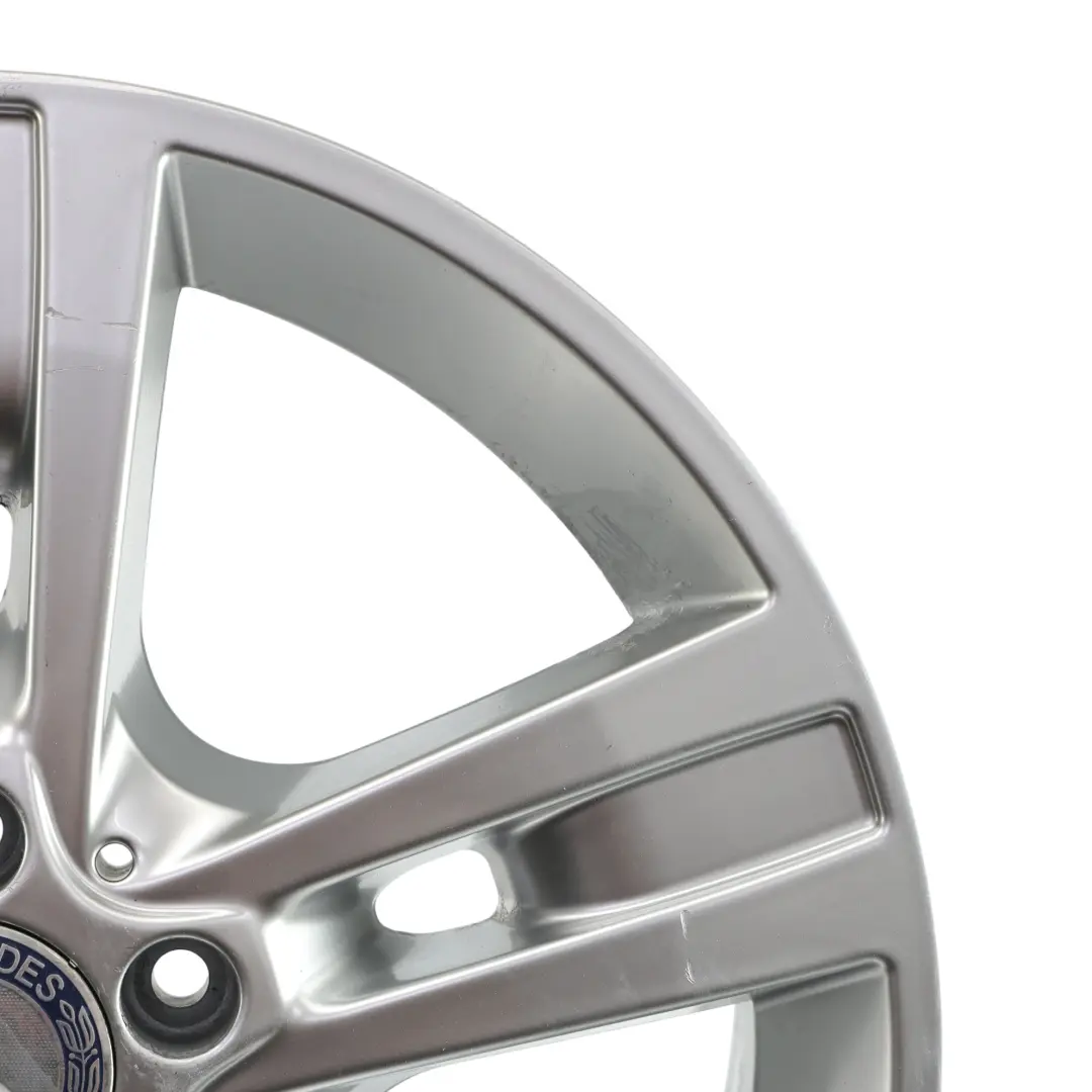 Srebrna Felga Aluminiowa 18" 8J ET:60 do Mercedes ML W164 o numerze A1644015702 Mercedes ML W164 Srebrna Felga Aluminiowa 18" 8J ET:60 - SKU A1644015702-2 - Numer Części A1644015702