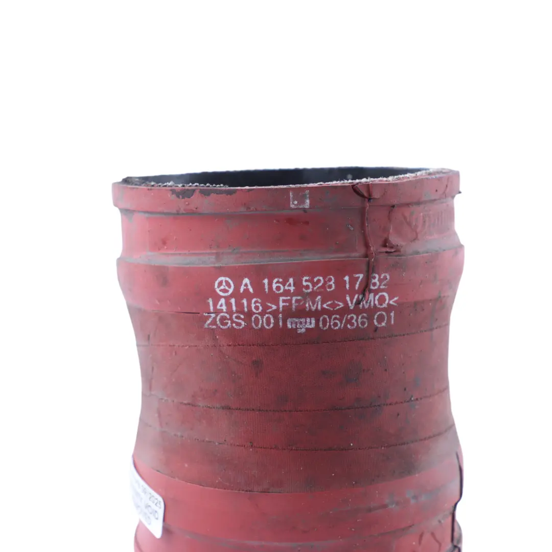 Pipe Hose Line 420 CDI V8 OM629 to Mercedes ML W164 GL X164 Intercooler with Part number A1645281782 Mercedes ML W164 GL X164 Intercooler Pipe Hose Line 420 CDI V8 OM629 - SKU A1645281782 - Part number A1645281782