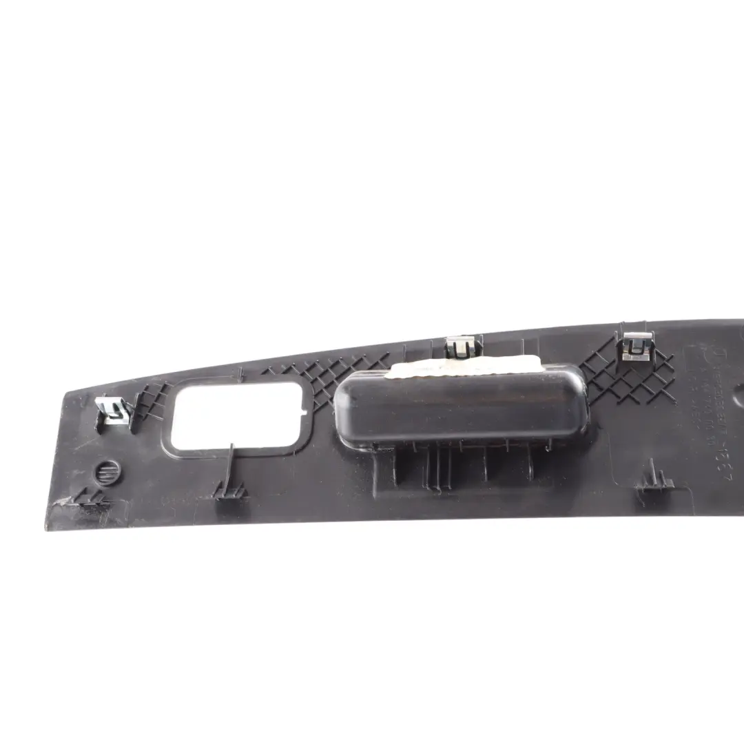 Mercedes ML W164 Couvercle de panneau de garniture de hayon Noir - SKU A1647400030 - Numéro de pièce A1647400030