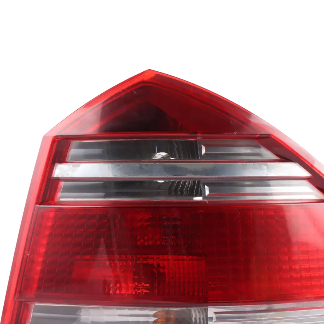 Feu arrière droit Panneau latéral pour Mercedes GL X164 à propos du numéro de pièce A1648204264 Mercedes GL X164 Feu arrière droit Panneau latéral - SKU A1648204264 - Numéro de pièce A1648204264